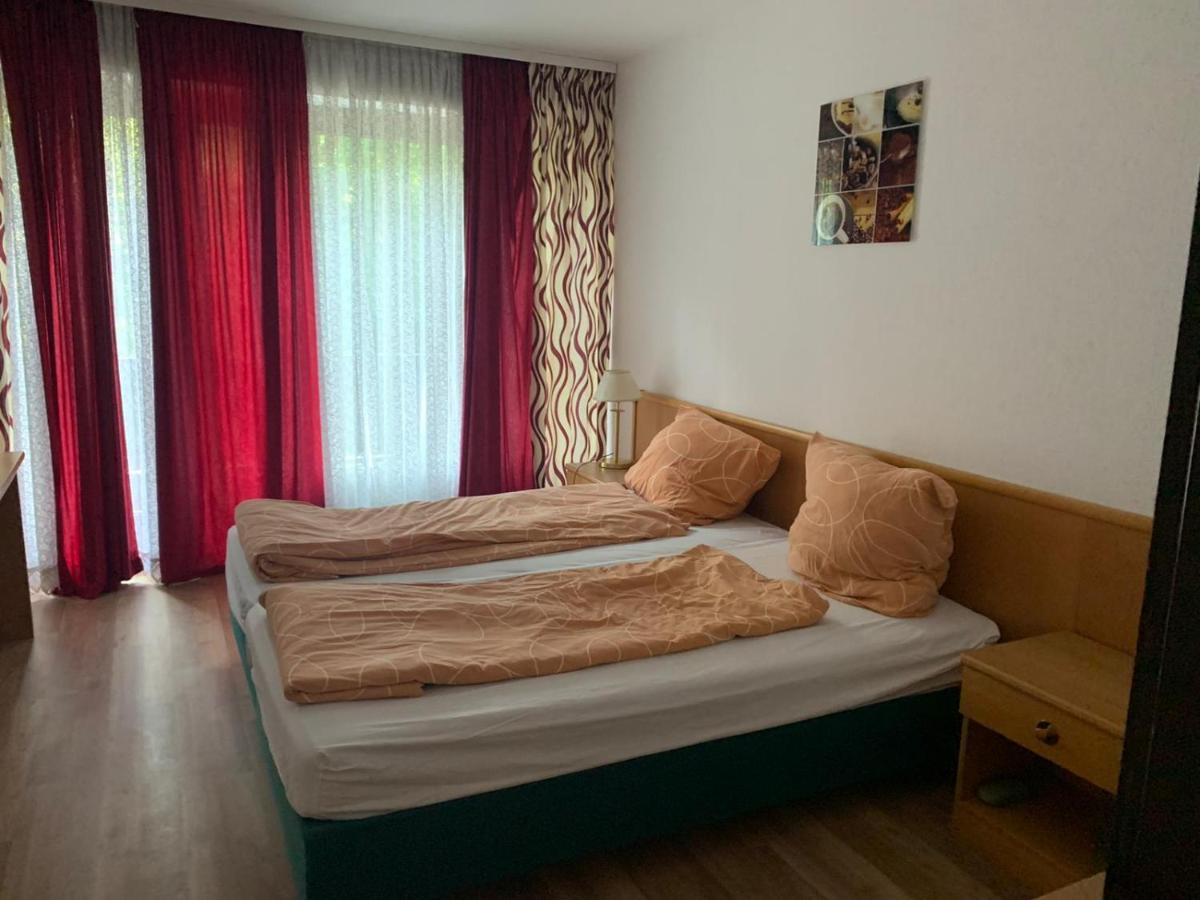 Grando Sukredo Hotel Hamburg Bagian luar foto